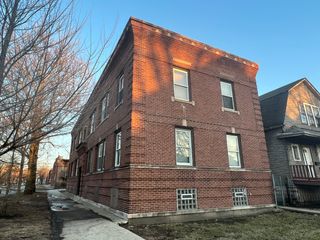 2707 E 78th Street 2W, Chicago, IL 60649