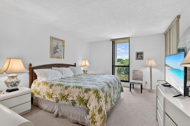 5188 Woodland Lakes Drive 332, Palm Beach Gardens, FL 33418