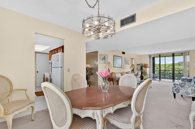 5188 Woodland Lakes Drive 332, Palm Beach Gardens, FL 33418