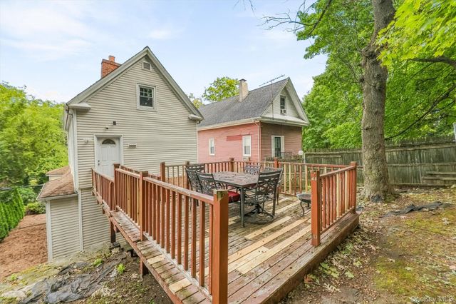 9 Desmond Avenue, Bronxville, NY 10708