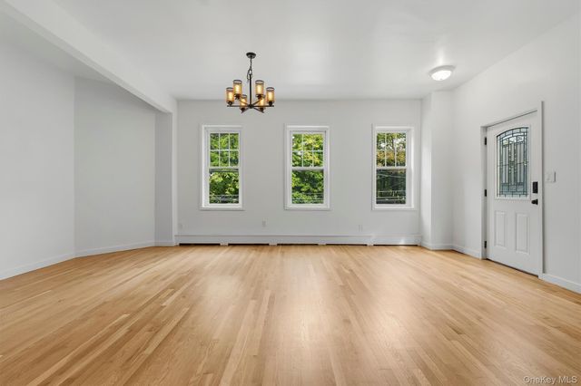 9 Desmond Avenue, Bronxville, NY 10708