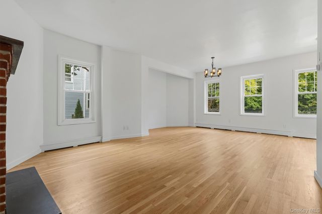 9 Desmond Avenue, Bronxville, NY 10708