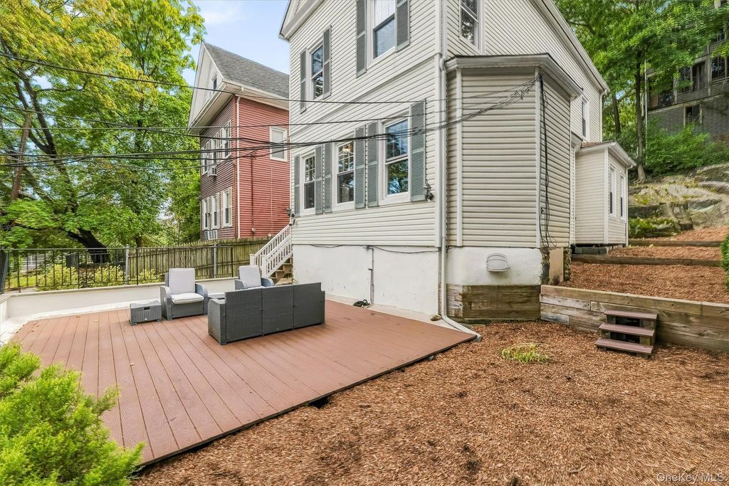 9 Desmond Avenue, Bronxville, NY 10708 — photo 2