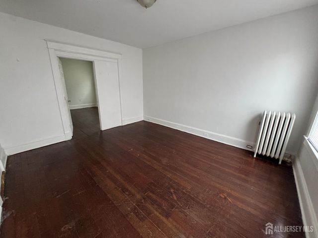 7 Maple Street, New Brunswick, NJ 08901