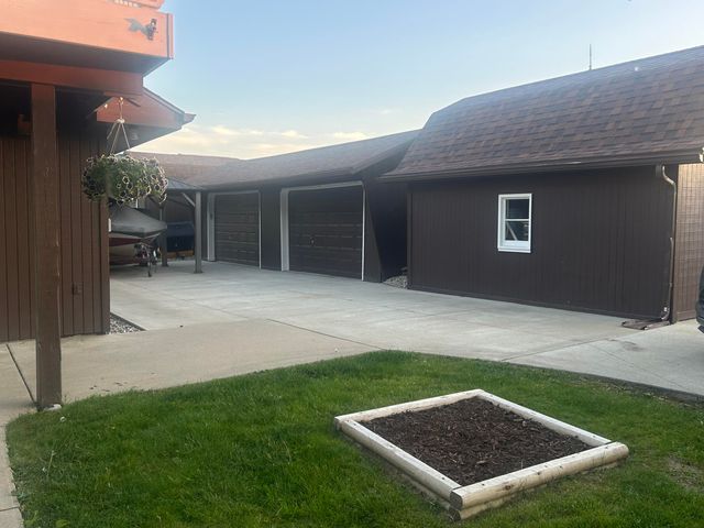 595 Rolling Meadows Drive, Hudson, MI 49247