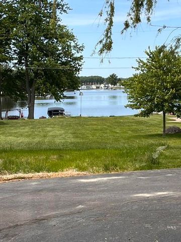 595 Rolling Meadows Drive, Hudson, MI 49247