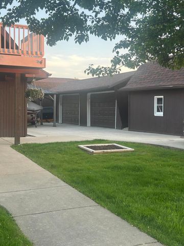 595 Rolling Meadows Drive, Hudson, MI 49247