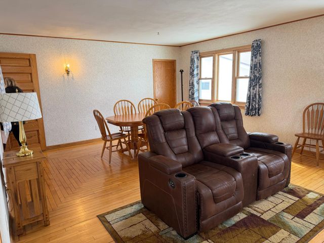 811 E Division Street, Elbow Lake, MN 56531