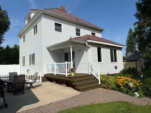 811 E Division Street, Elbow Lake, MN 56531