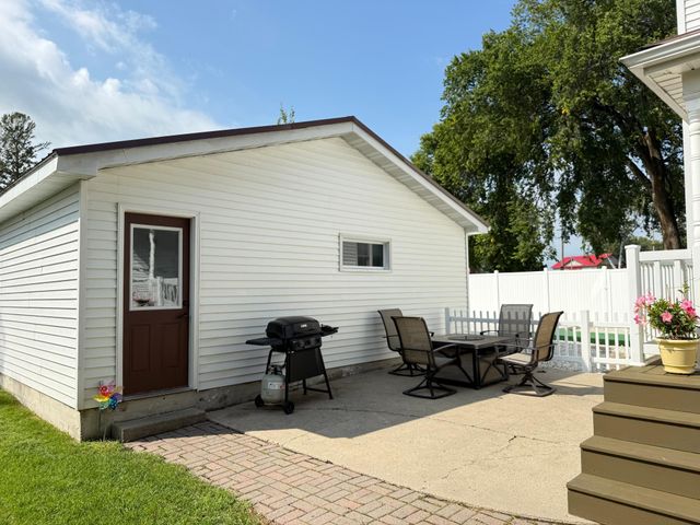 811 E Division Street, Elbow Lake, MN 56531