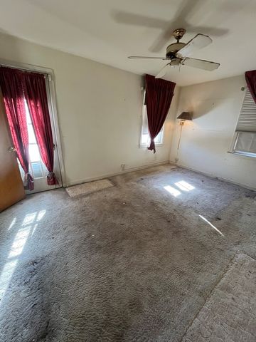 2849 W Pratt Boulevard, Chicago, IL 60645