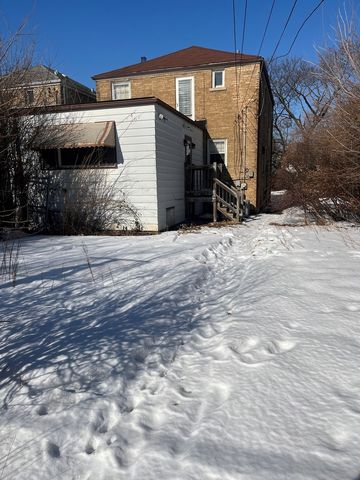 2849 W Pratt Boulevard, Chicago, IL 60645