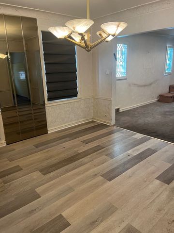 2849 W Pratt Boulevard, Chicago, IL 60645