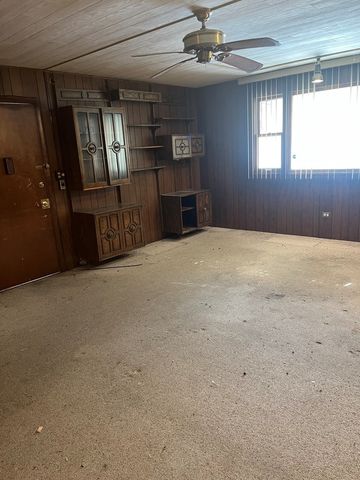 2849 W Pratt Boulevard, Chicago, IL 60645