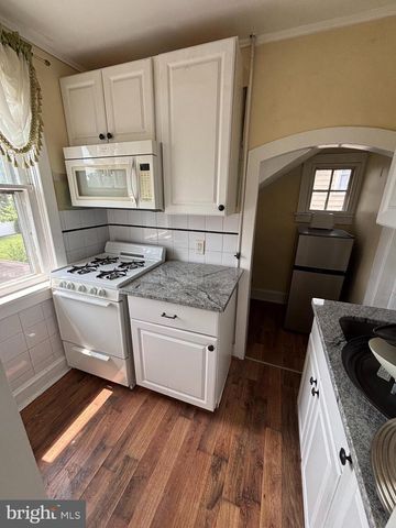 412 1ST AVE, Haddon Heights, NJ 08035