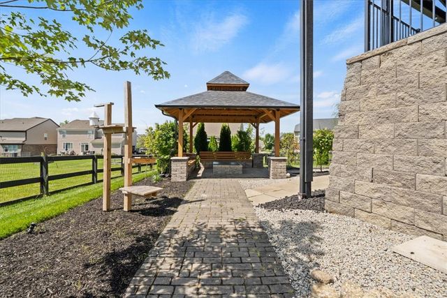 5298 Donatello Drive, Franklin, OH 45005