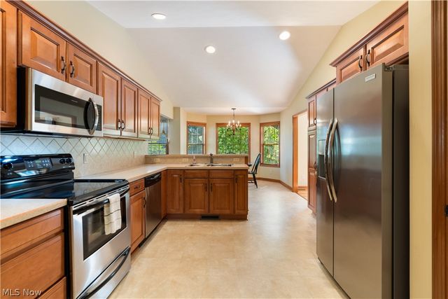 4946 Simsbury Circle NW, Massillon, OH 44646