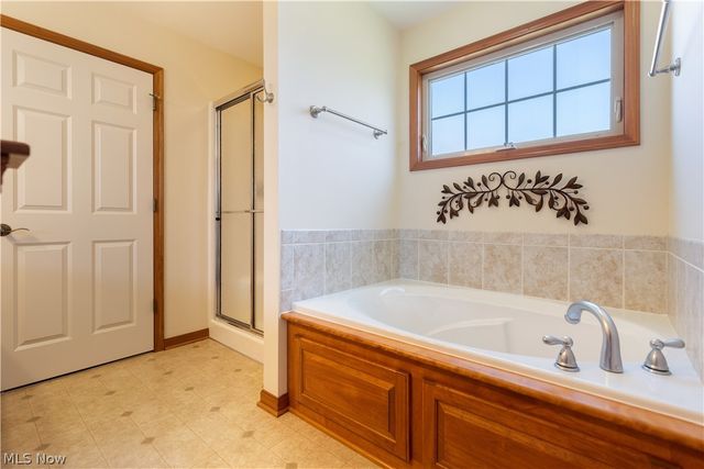 4946 Simsbury Circle NW, Massillon, OH 44646