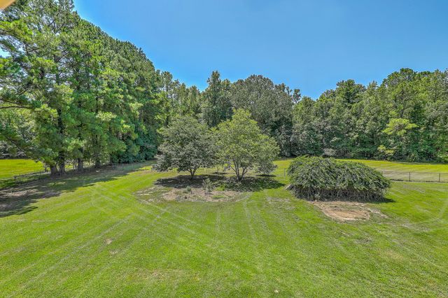 395 Summerset Lane, Summerville, SC 29483