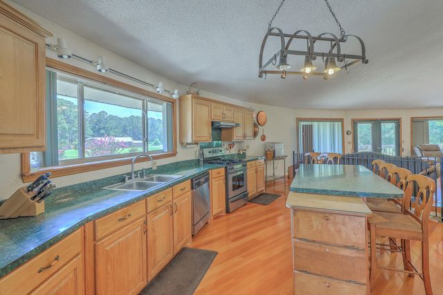 395 Summerset Lane, Summerville, SC 29483