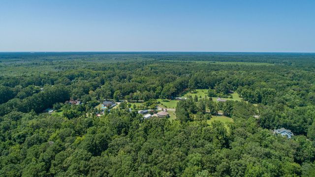 395 Summerset Lane, Summerville, SC 29483