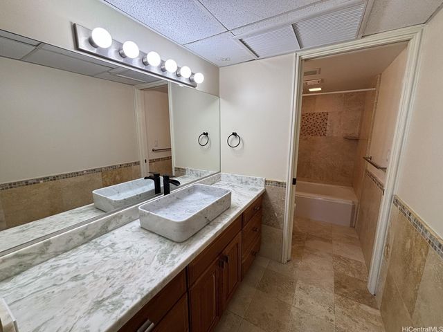1600 Ala Moana Boulevard 2806, Honolulu, HI 96815