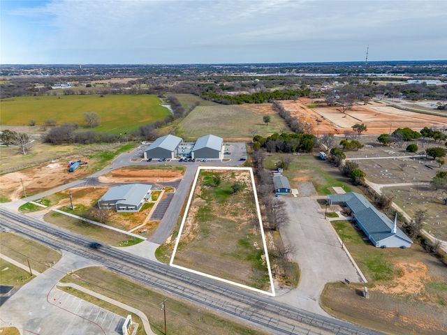 900 Tucker Way, Granbury, TX 76048