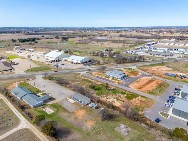 900 Tucker Way, Granbury, TX 76048