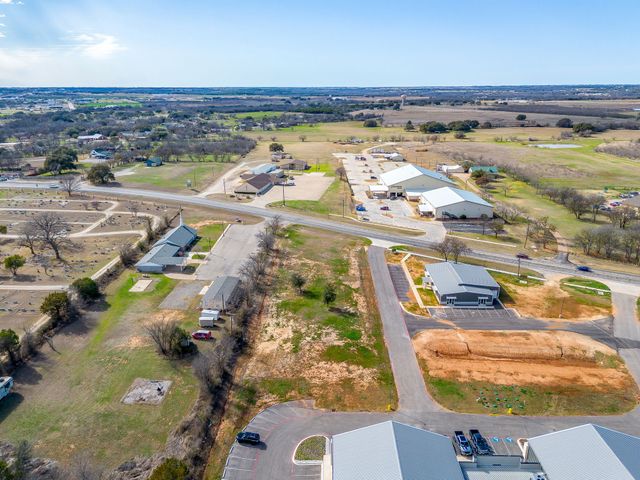 900 Tucker Way, Granbury, TX 76048