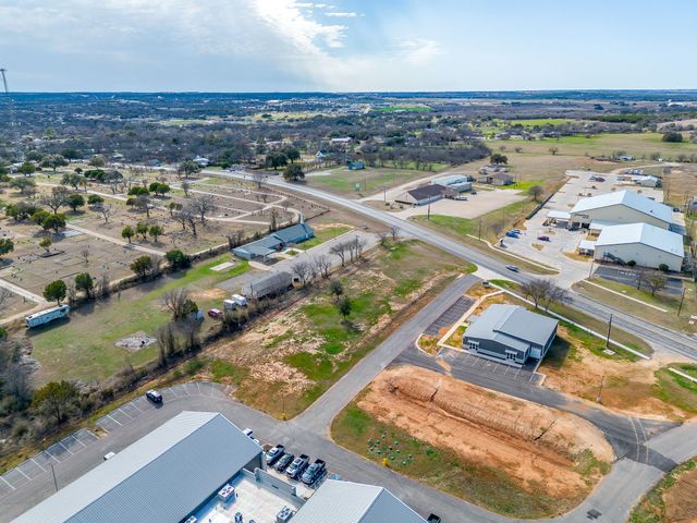 900 Tucker Way, Granbury, TX 76048