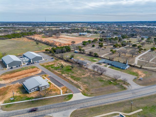 900 Tucker Way, Granbury, TX 76048