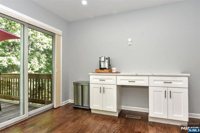 10 Stanley 10, Wanaque, NJ 07465