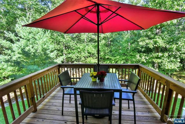 10 Stanley 10, Wanaque, NJ 07465