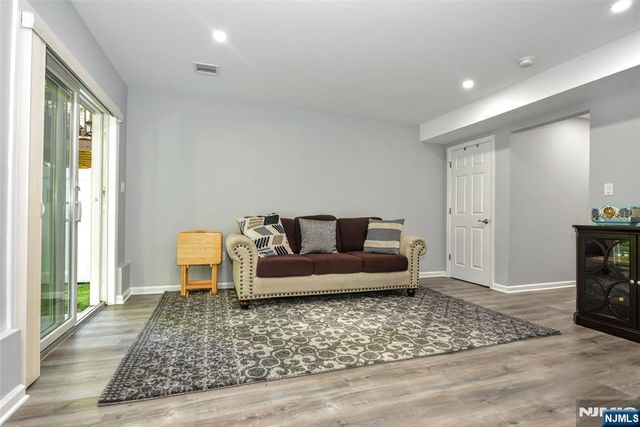 10 Stanley 10, Wanaque, NJ 07465