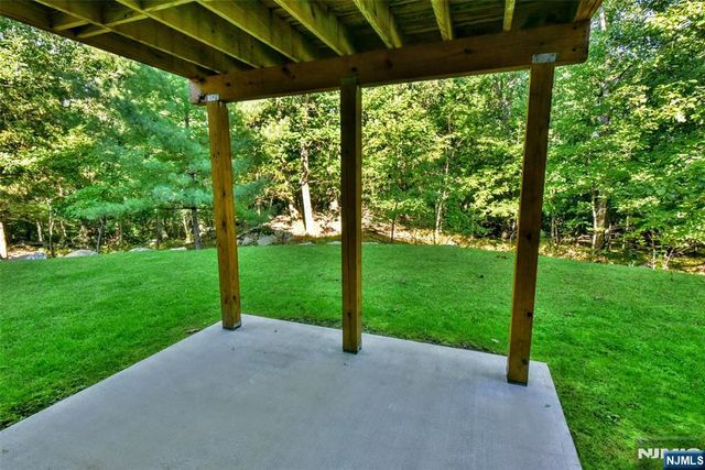 10 Stanley 10, Wanaque, NJ 07465