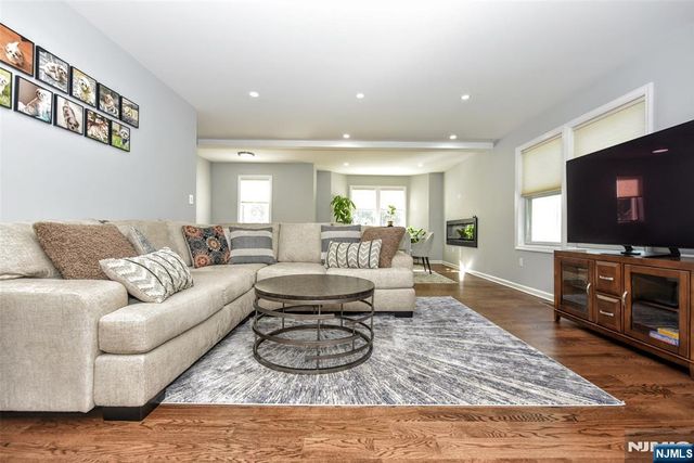 10 Stanley 10, Wanaque, NJ 07465