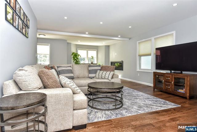 10 Stanley 10, Wanaque, NJ 07465