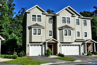 10 Stanley 10, Wanaque, NJ 07465