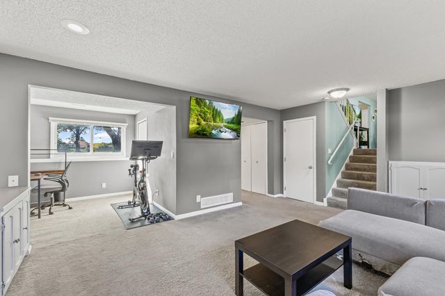 2007 E 115th Street, Burnsville, MN 55337