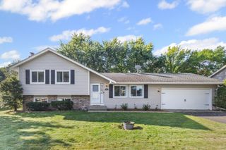 2007 E 115th Street, Burnsville, MN 55337