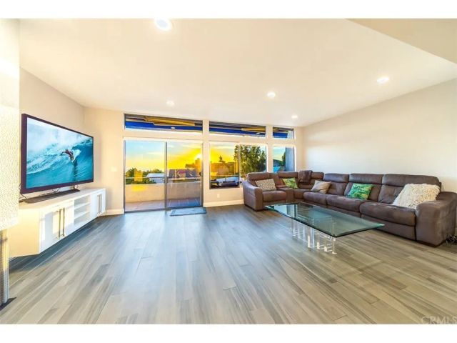 736 Gould Avenue 3, Hermosa Beach, CA 90254