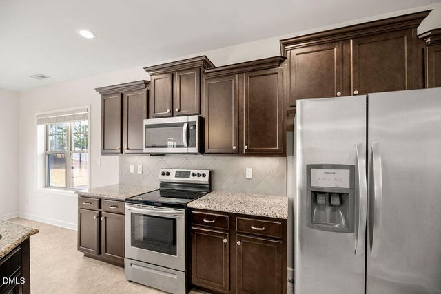 125 Longleaf Pine Way, Sanford, NC 27332