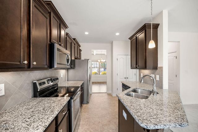 125 Longleaf Pine Way, Sanford, NC 27332