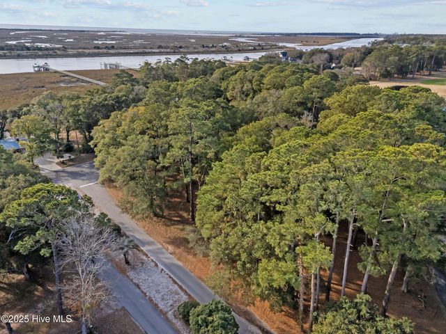 8 Shoreline Drive W, Sunset Beach, NC 28468