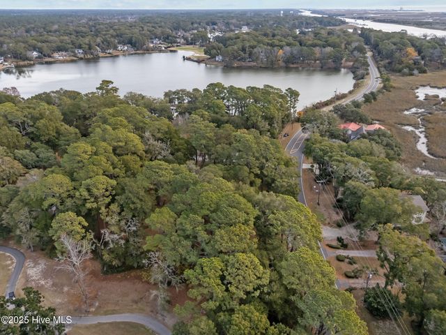 8 Shoreline Drive W, Sunset Beach, NC 28468