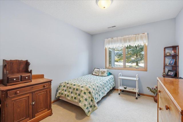 566 Williamsburg Place, New Richmond, WI 54017