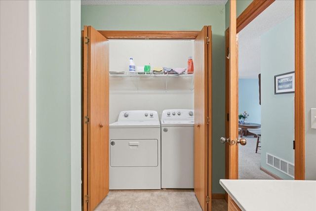 566 Williamsburg Place, New Richmond, WI 54017