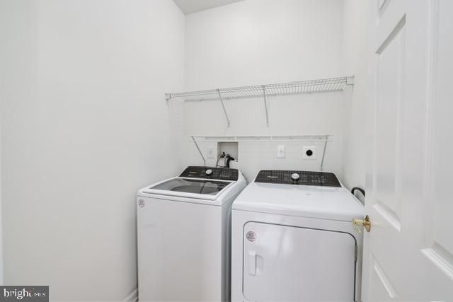 7 BLUE FLAX LN, Langhorne, PA 19047