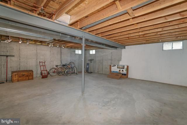 7 BLUE FLAX LN, Langhorne, PA 19047