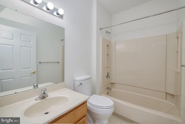 7 BLUE FLAX LN, Langhorne, PA 19047
